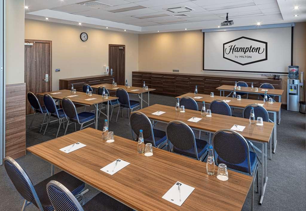 Hampton By Hilton Minsk City Centre Съоръжения снимка