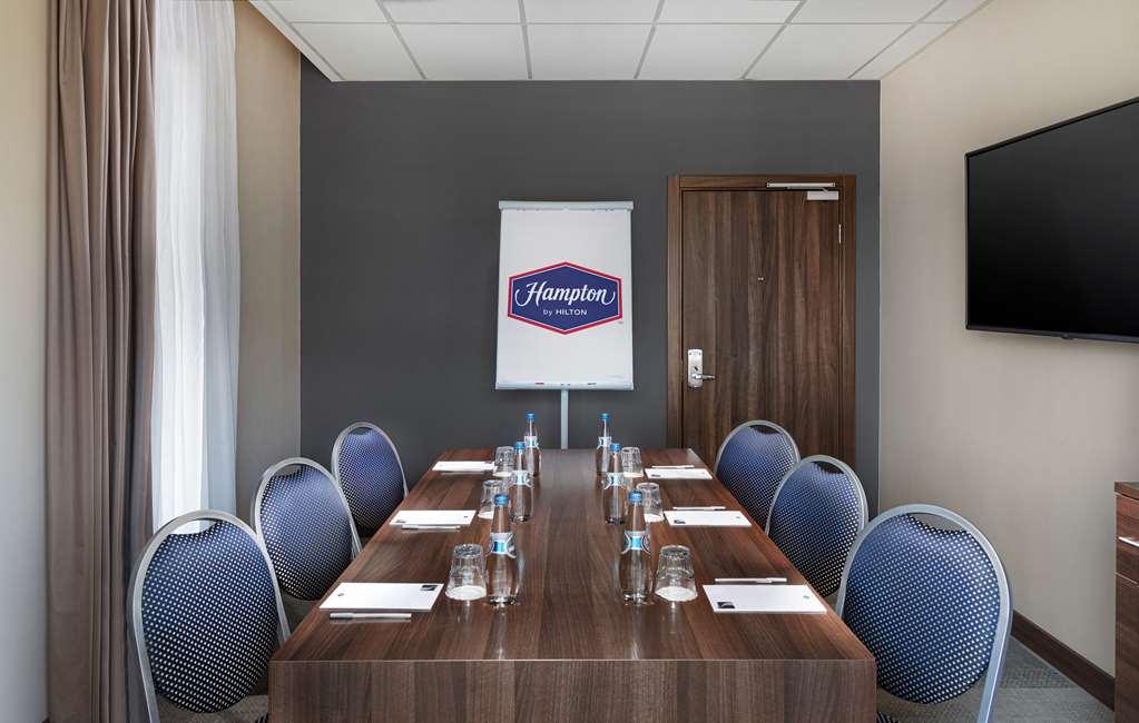 Hampton By Hilton Minsk City Centre Hotel Съоръжения снимка