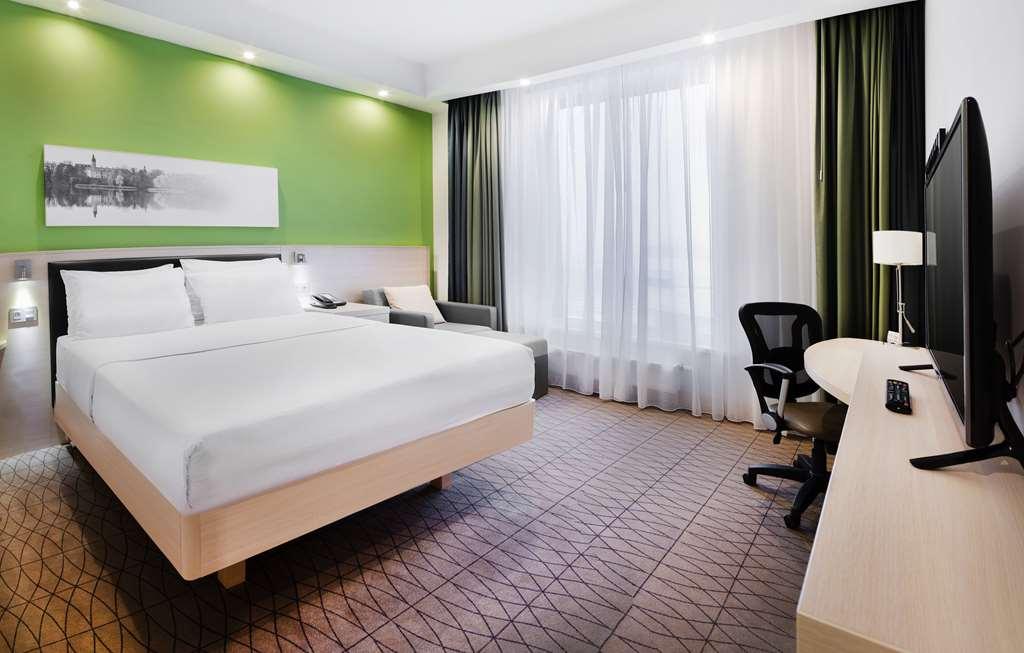 Hampton By Hilton Minsk City Centre Стая снимка