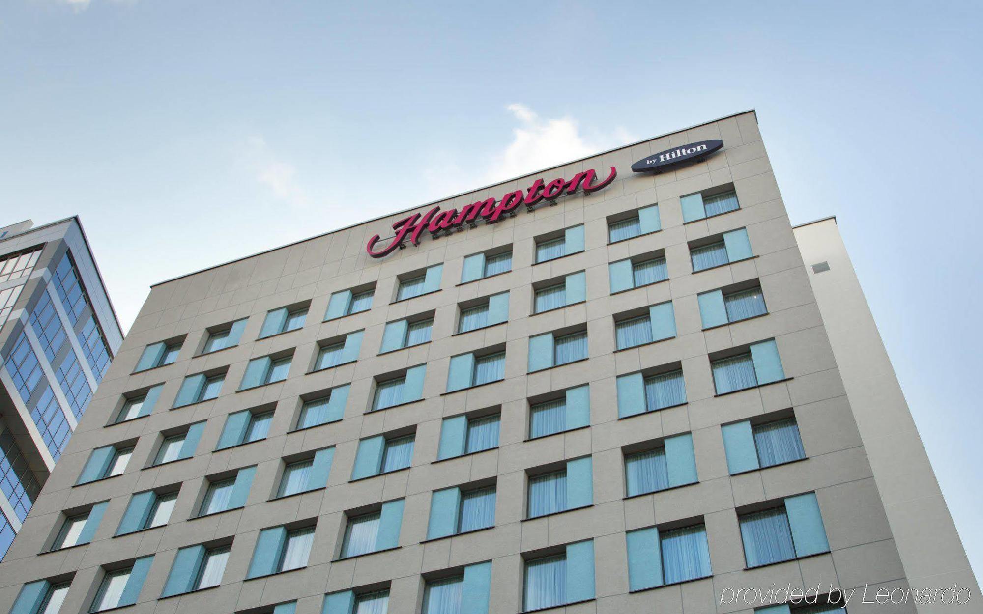 Hampton By Hilton Minsk City Centre Hotel Екстериор снимка