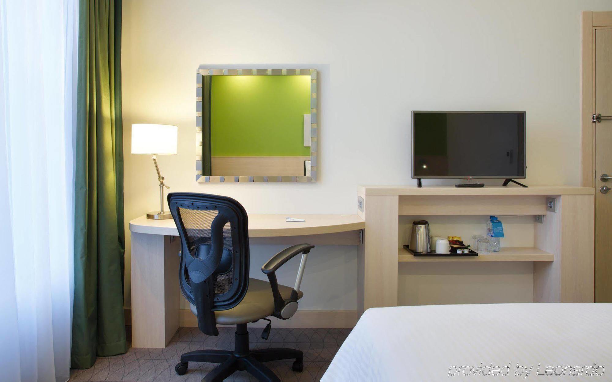 Hampton By Hilton Minsk City Centre Екстериор снимка