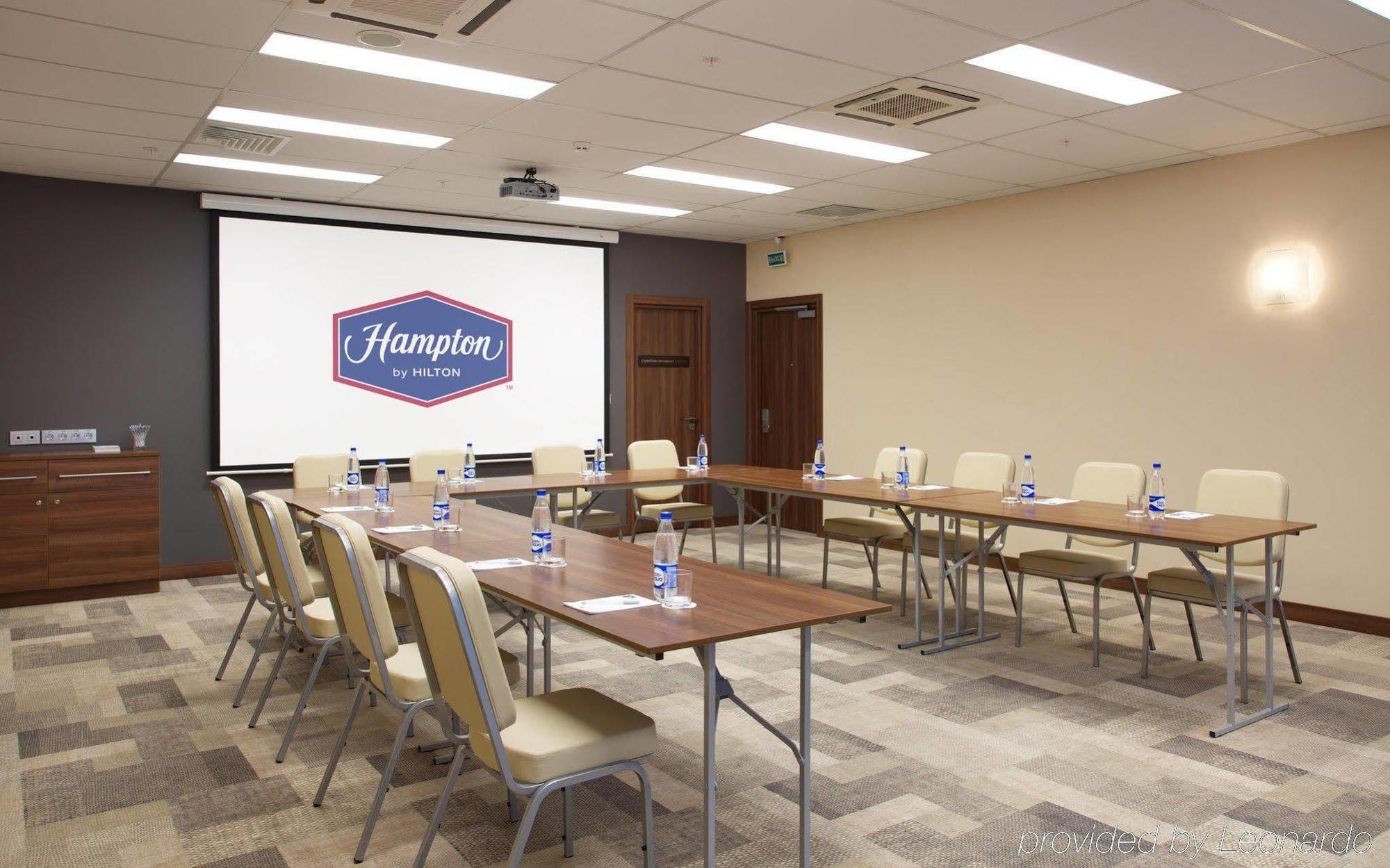 Hampton By Hilton Minsk City Centre Hotel Екстериор снимка