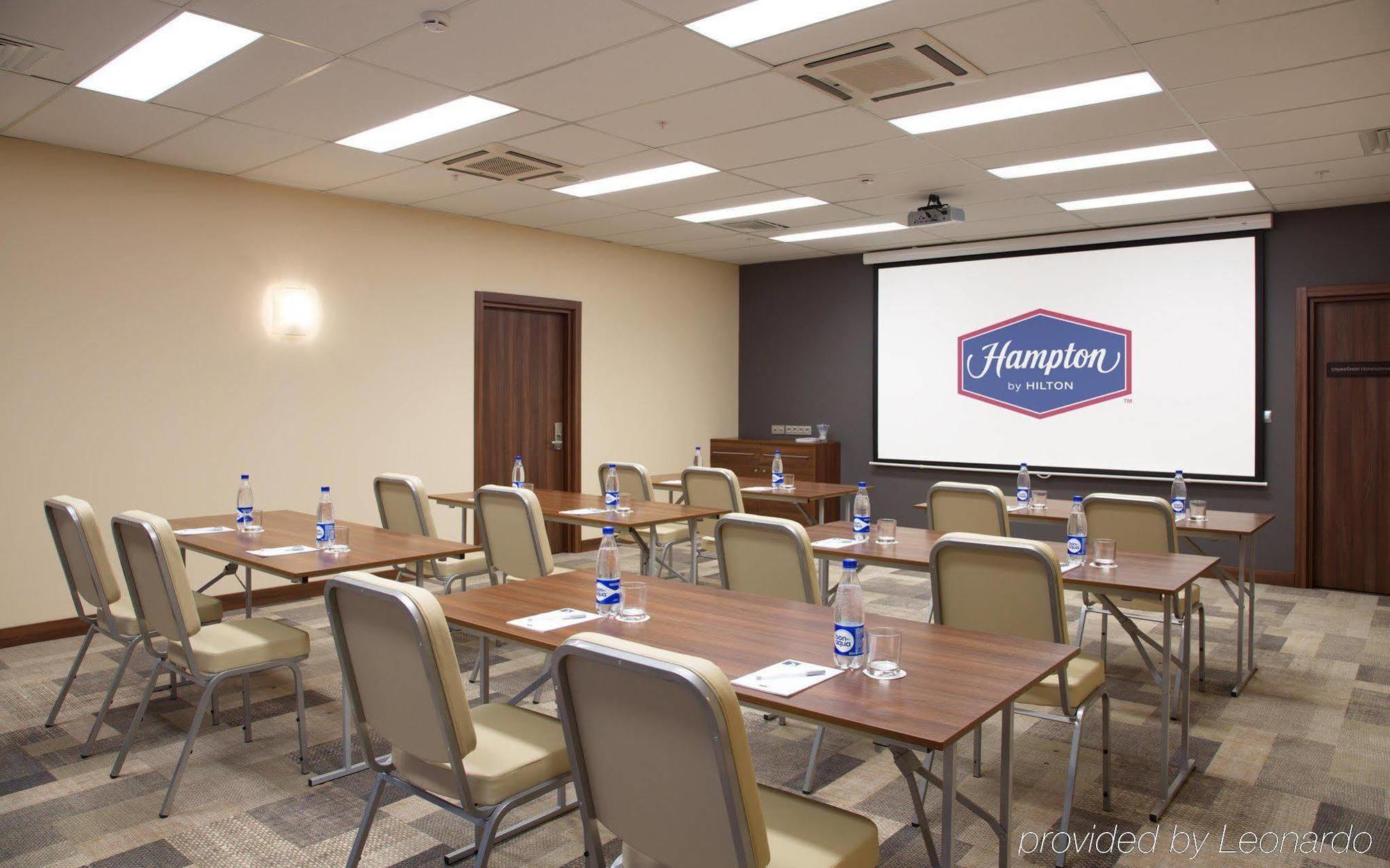 Hampton By Hilton Minsk City Centre Hotel Екстериор снимка