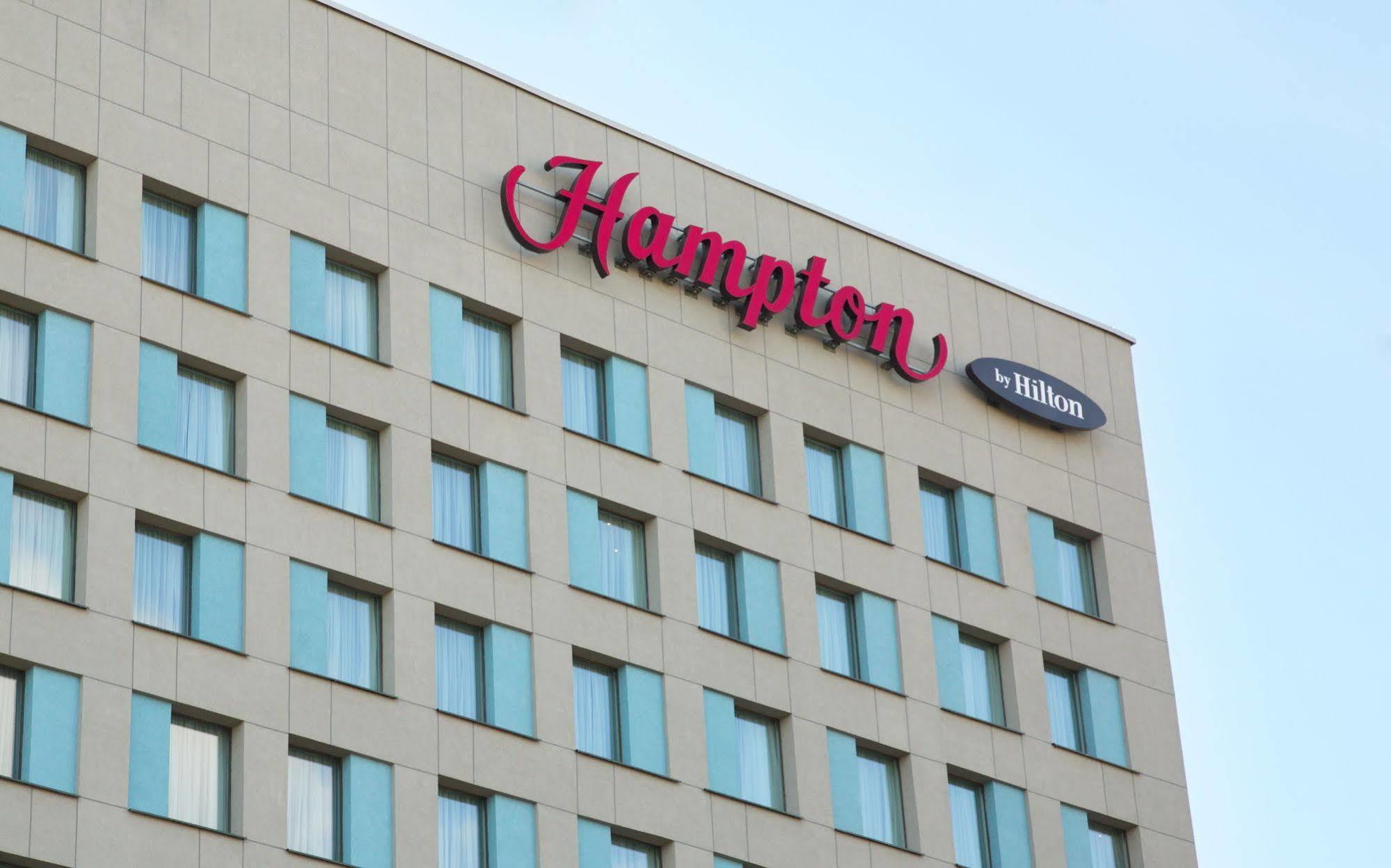 Hampton By Hilton Minsk City Centre Hotel Екстериор снимка