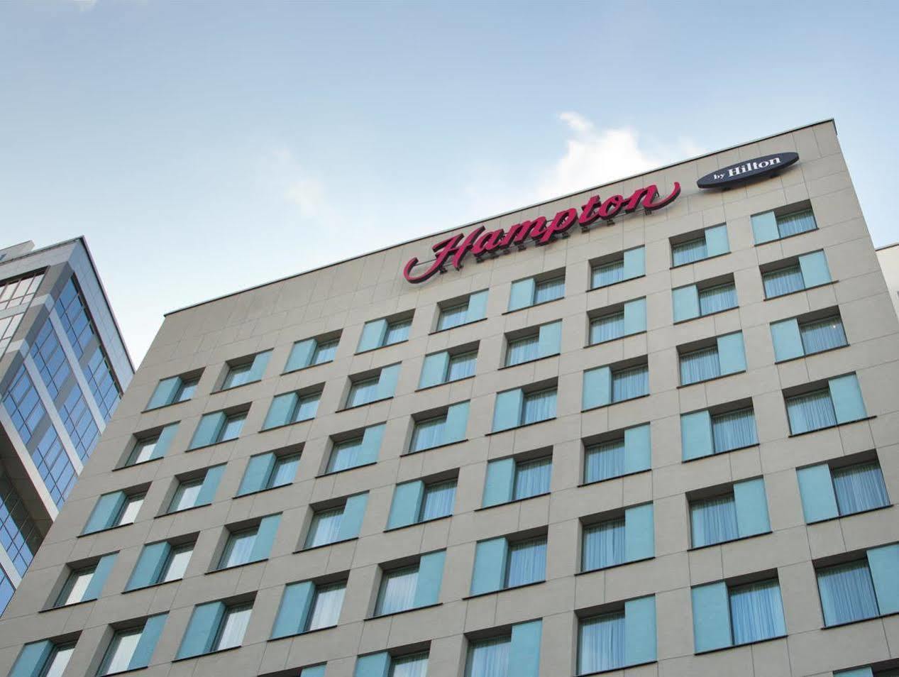 Hampton By Hilton Minsk City Centre Hotel Екстериор снимка