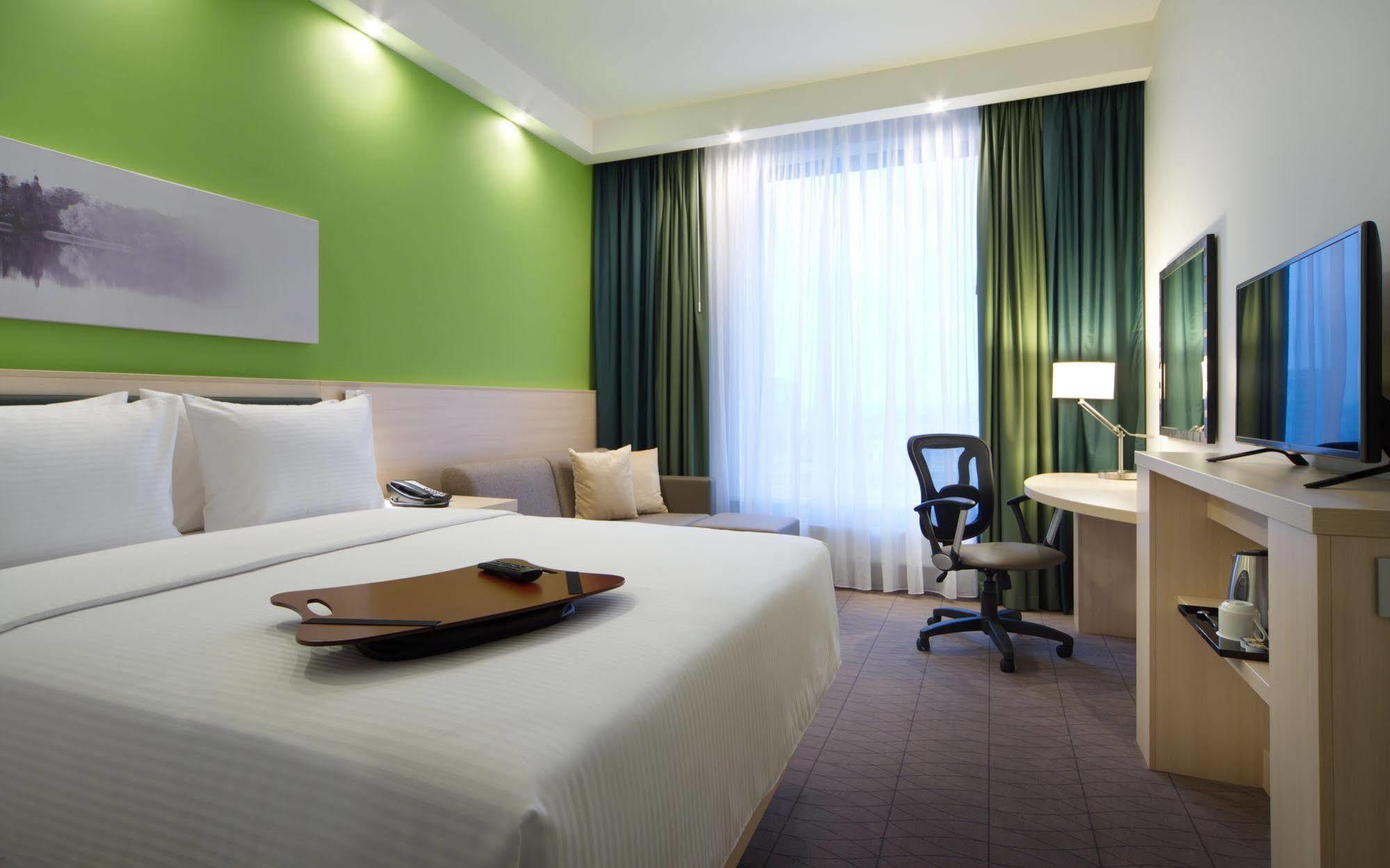 Hampton By Hilton Minsk City Centre Екстериор снимка